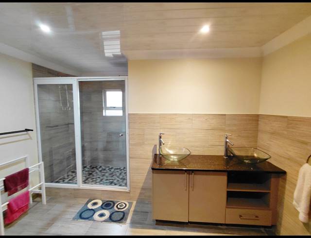 7 BEDROOM HOUSE FOR SALE IN STERPARK